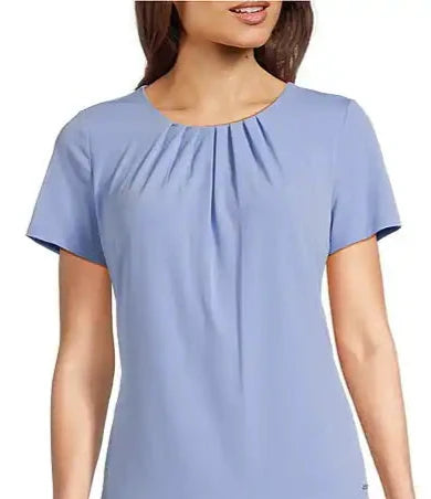 PLEATED CREW NECK BLOUSE
